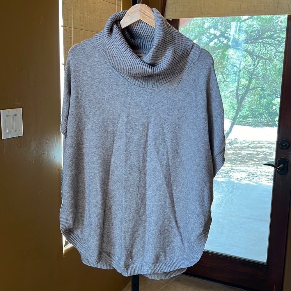 Sisters Light Brown Sweater Poncho Size Large